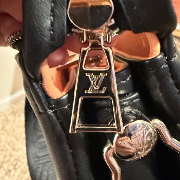 Black Leather Crossbody/Shoulder Bag, Never Used - Picture 5 of 13